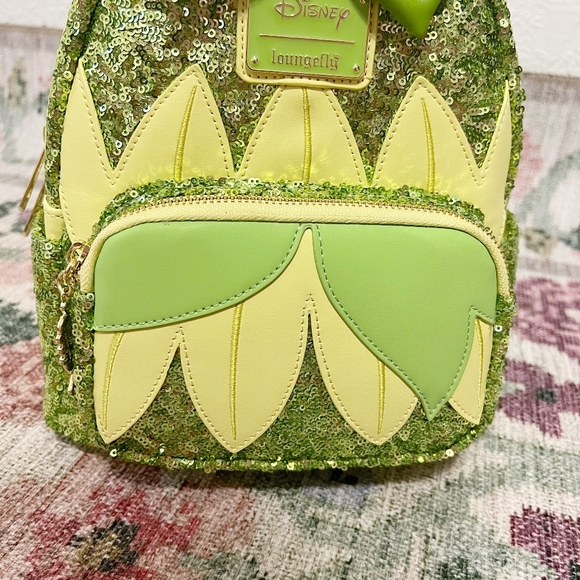 💎NEW Loungefly Disney Princess Tiana Sequins Mini Backpack FIRM - Picture 6 of 13